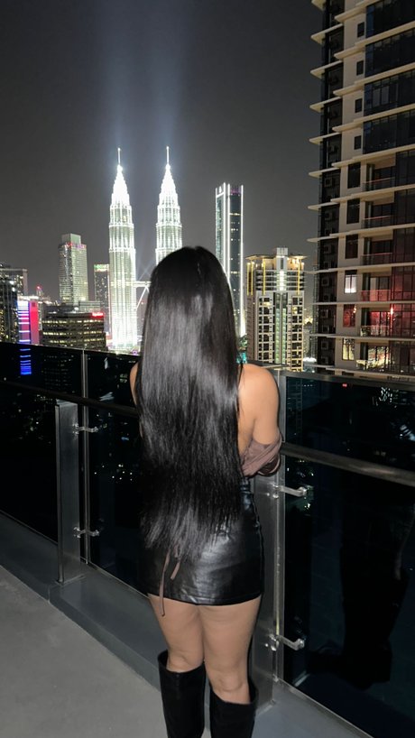 Praew Phatcharin hot pornstar pics