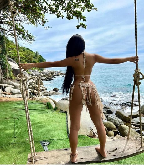 Praew Phatcharin pretty pornstar galleries