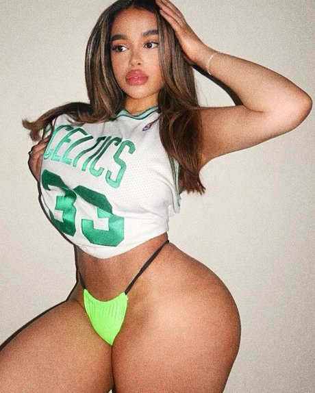 Giselle Lynette model hot images