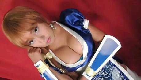 Mizuno Atena model adult pictures