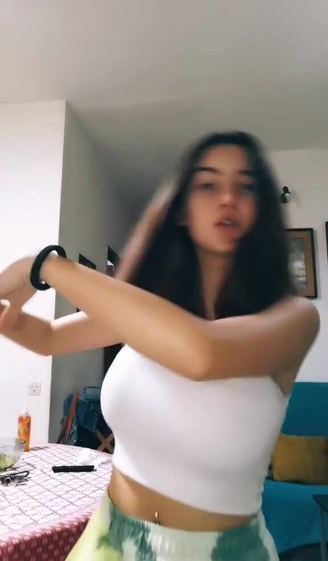 Eva Batista star naked pic