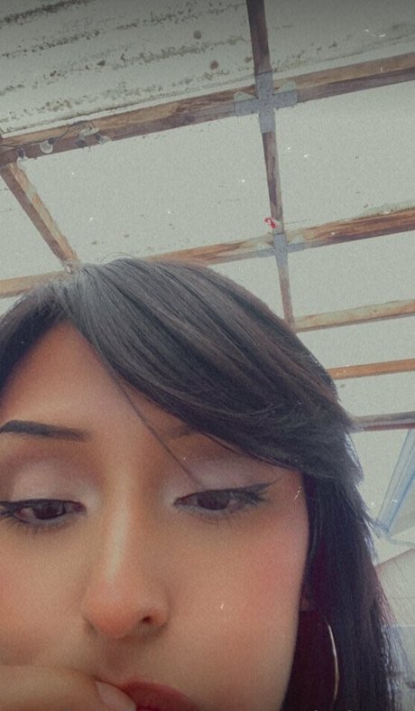 Carababexx beautiful model pic