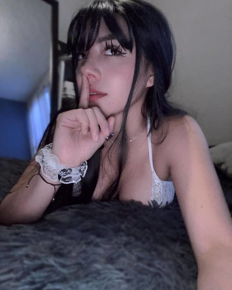 lesbian onlyfans top pic