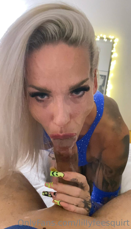 Lillyfee Squirt pornstar high quality photos