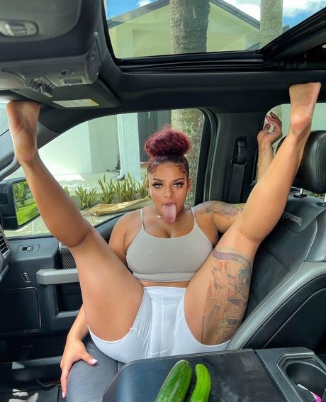 KKVSH pornstar adult pictures
