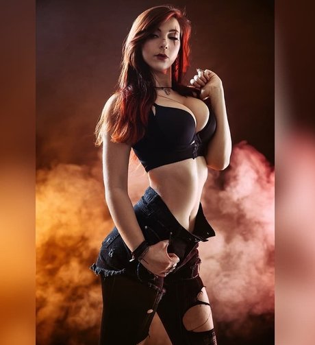Soryu Geggy cosplay naked actress img