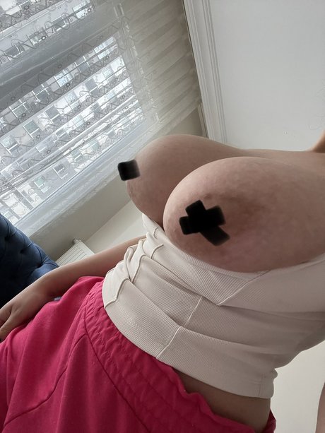 Merve Damla pornstar top pic