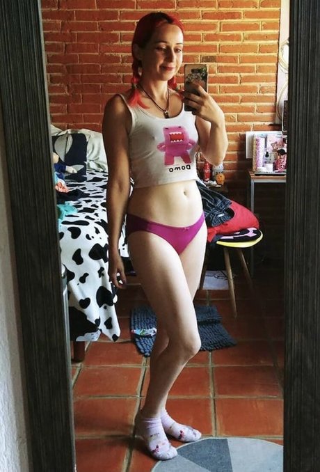 Litzia Moon model perfect img