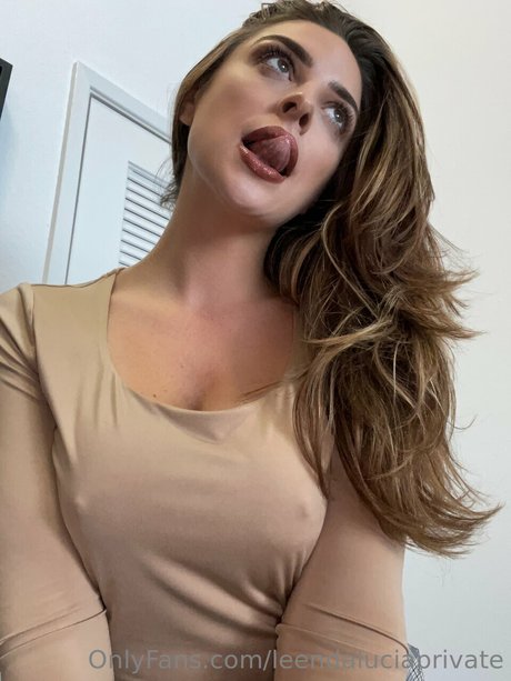 Leenda Lucia perfect model photo