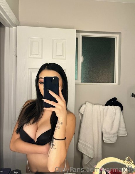 karmak4y nude model picture
