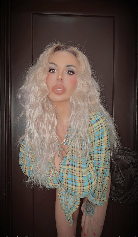 Sienna West exclusive model images
