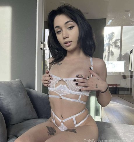 Chloe Difatta model art photos