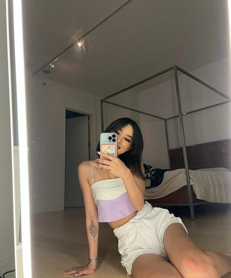 bbygirlmai model beautiful pic