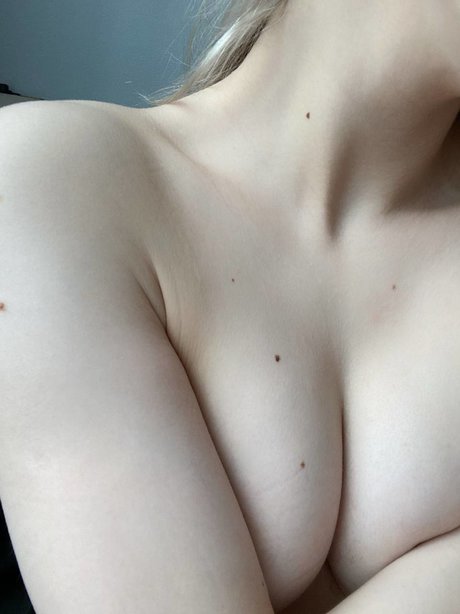 Allotropp pornstar erotic picture