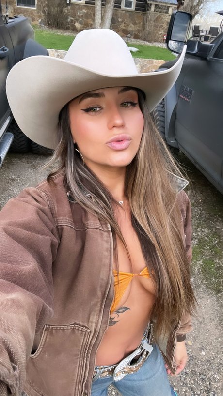 Skylyn Beaty model xxx picture