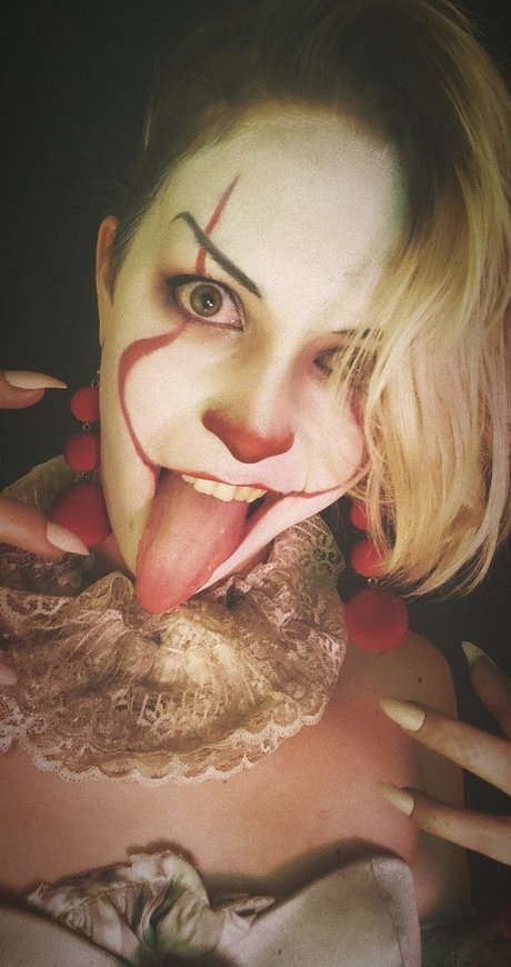 Bunnybii nude pornstar image