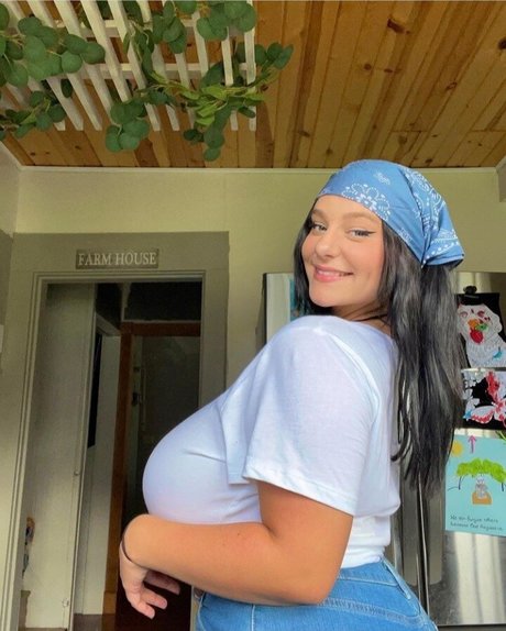 xxx teen onlyfans pornographic image