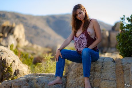 Ariel Rebel model hot photo