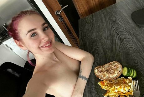 Alexa Lungu star sex pic