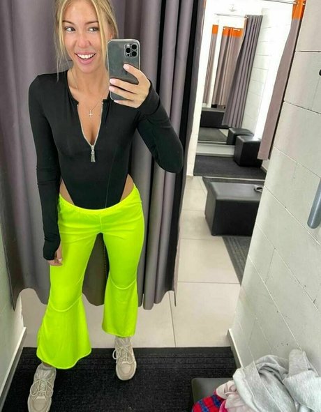 Gina Frozen hot pornstar pic