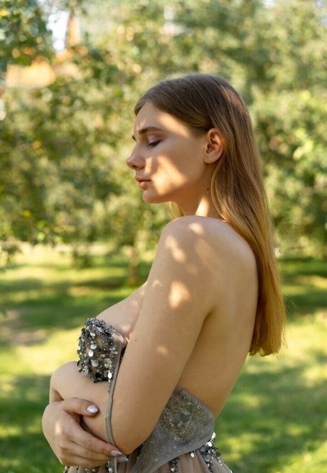 Natali Tihomirova hot model photos
