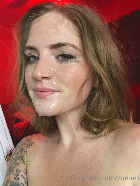 zoeneli hot star picture