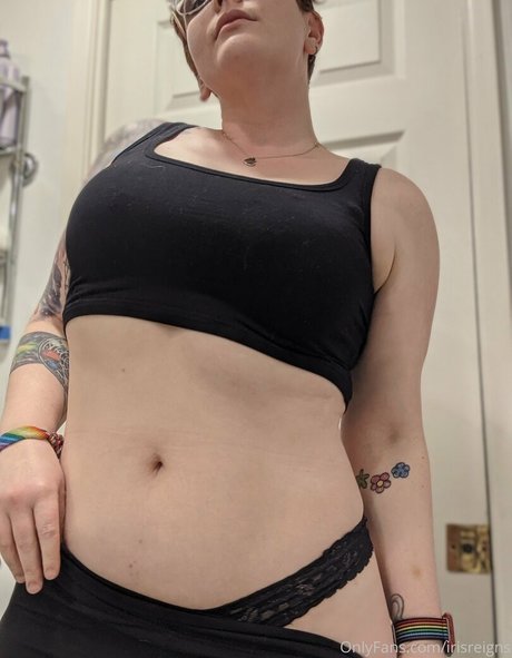 irisreigns sexy pornstar photo