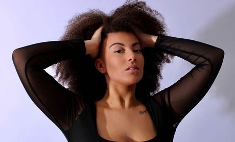Ines Curly star pretty image