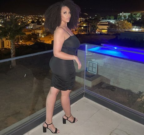 Ines Curly profile image