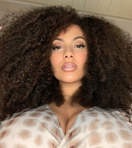 Ines Curly sex pornstar pic