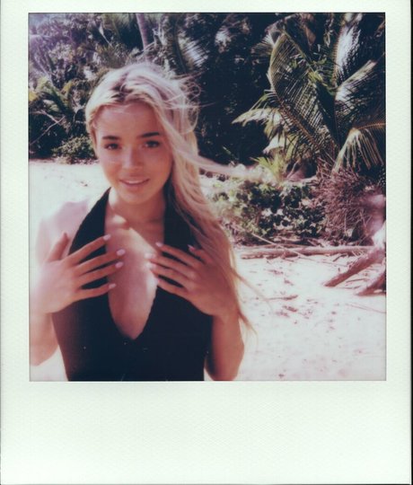 famous girls onlyfans art nude gallery