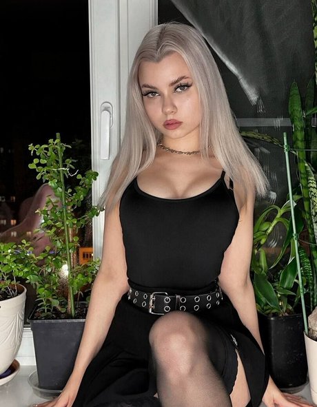 okidooky model nude gallery