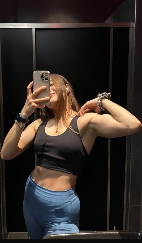Merve Elmas nudes actress photo