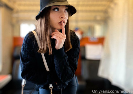 nicidee exclusive model pic