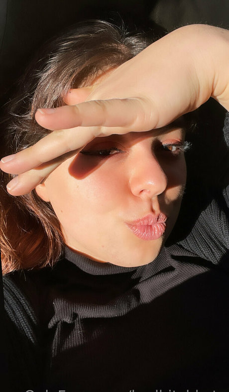badbitchkaty erotic model pic