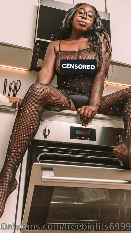 freebigtits6999 nice star img