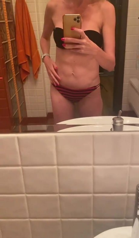 petite slut onlyfans sexy images