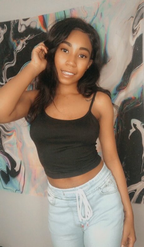 aprilraeee model top photos