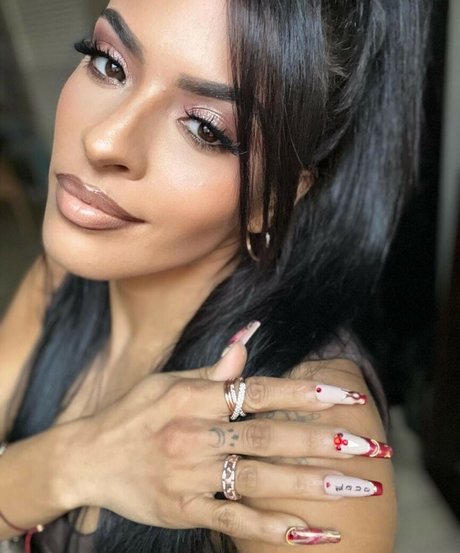 Zelina Vega pretty pornstar images