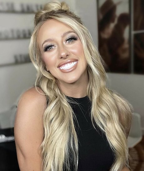 Brittany Lynne top star pictures