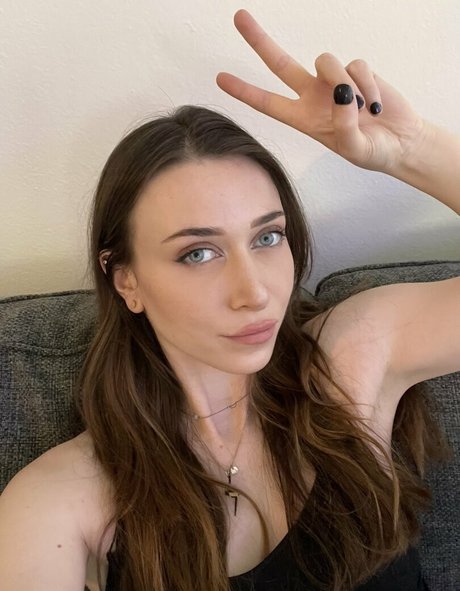 Ayytrae star erotic pics