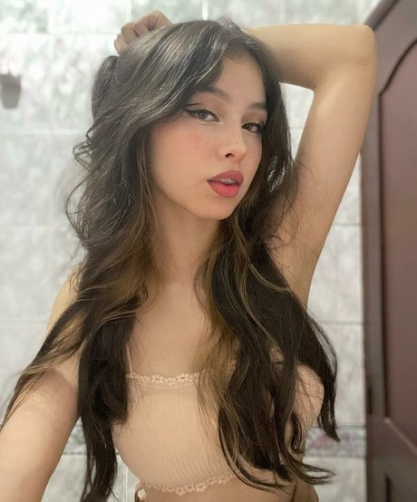 Eva Partis hd model photo