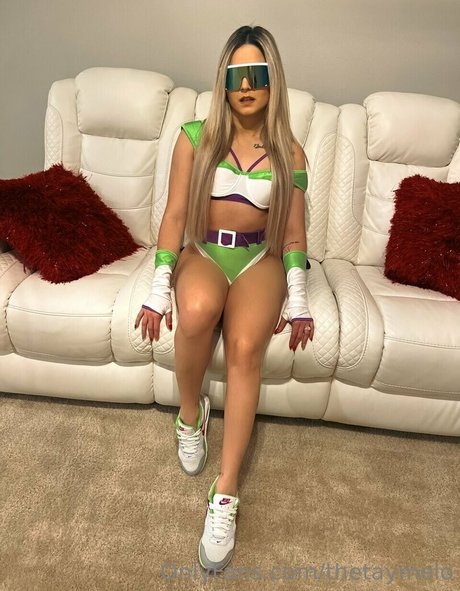 Tay Conti high quality star images