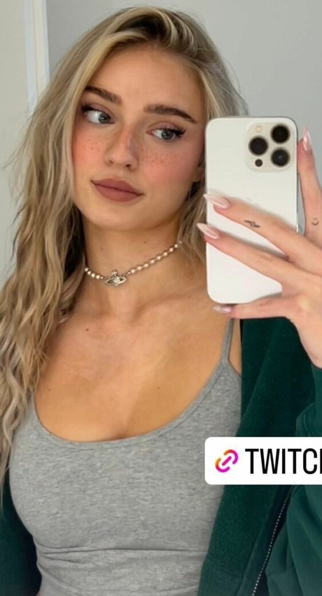 HoneyPuu pornstar hd pic