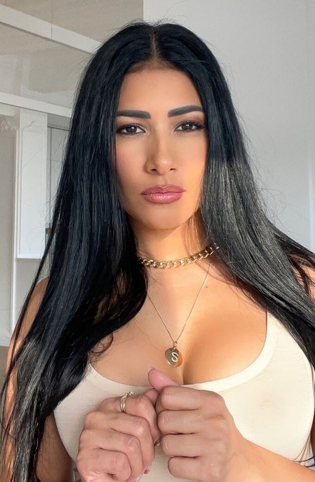 Simaria high quality model image