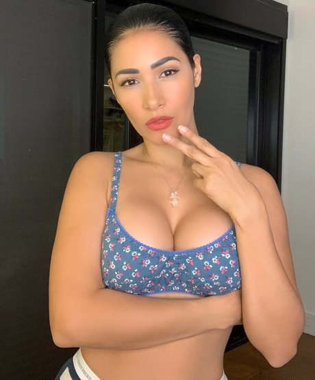 Simaria pornstar nude images