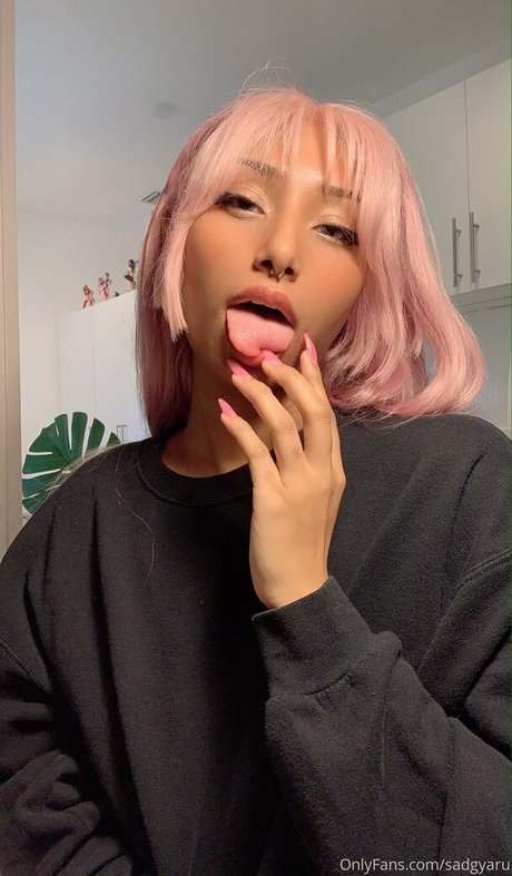 sadgyaru model hot image