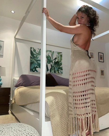 Jade Chynoweth star hd img