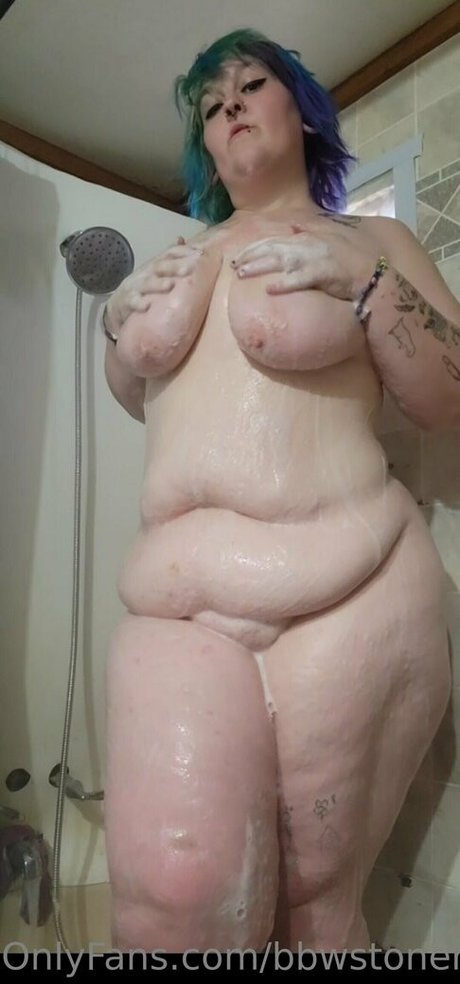 lilbbwstoner model naked picture