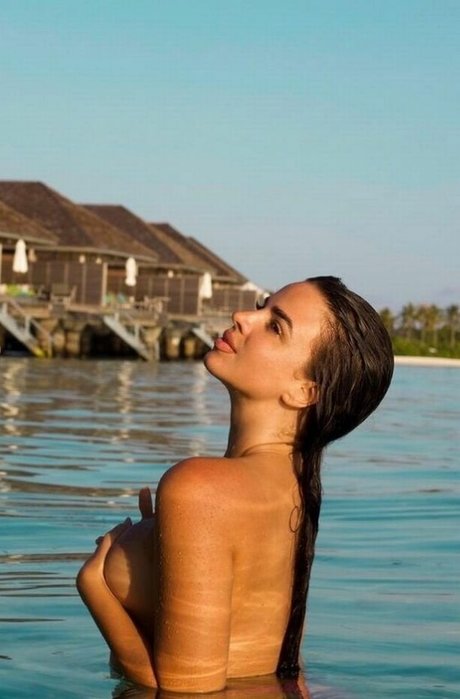 Ivana Knoll model exclusive images